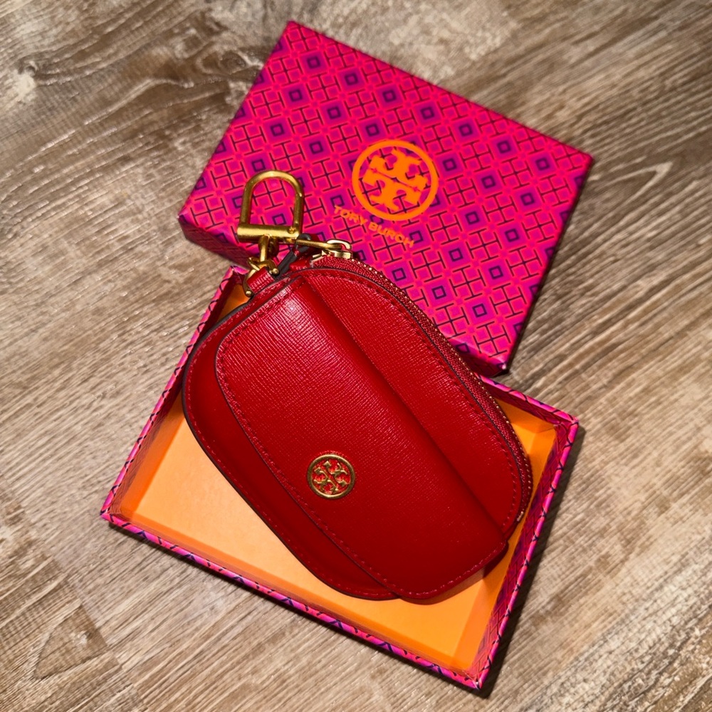 Like new Tory Burch ROBINSON CARD CASE KEY RING - Picture 4 of 14